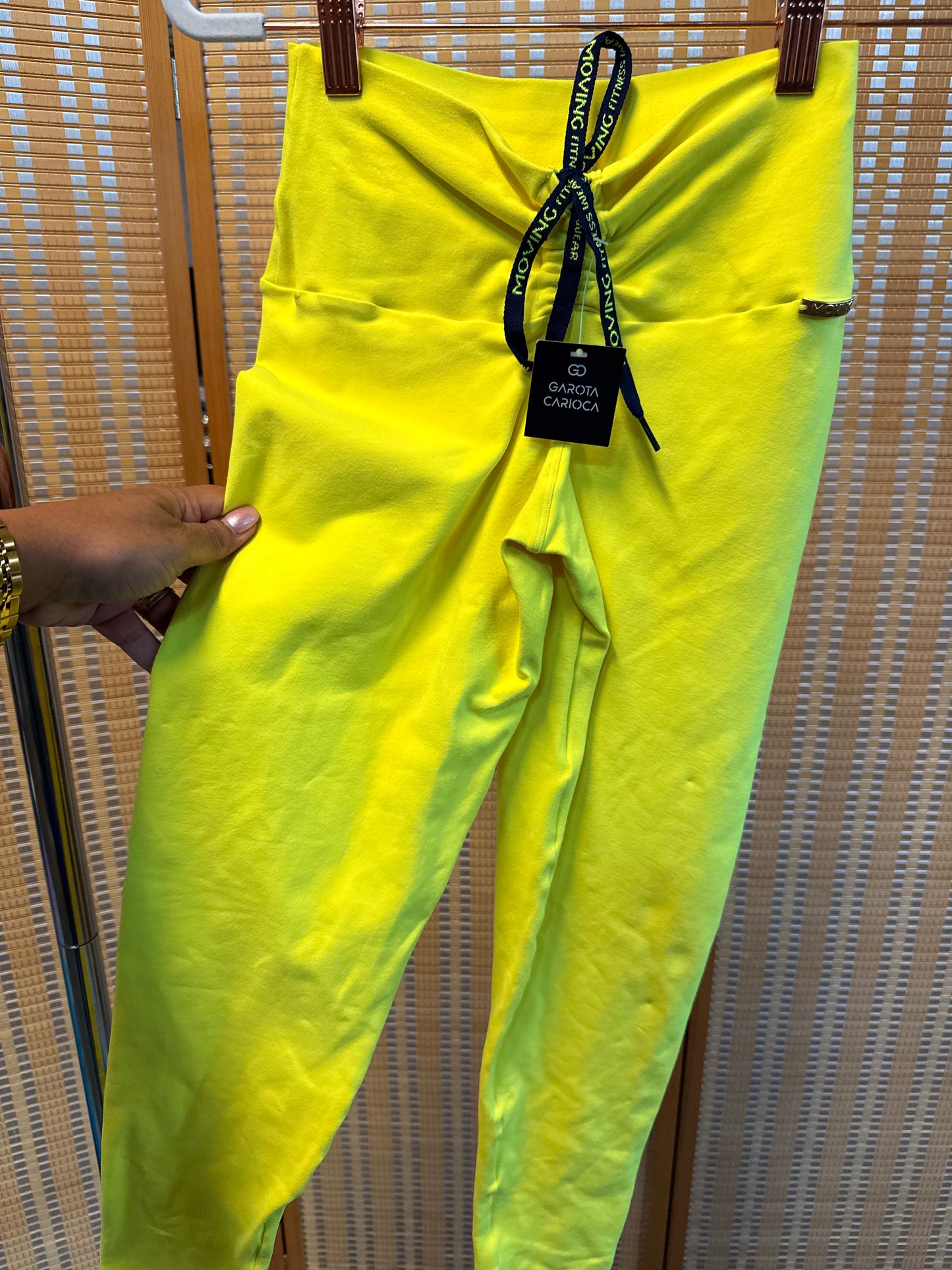 LEGGING HOPE EMPINA AMARELO NEON
