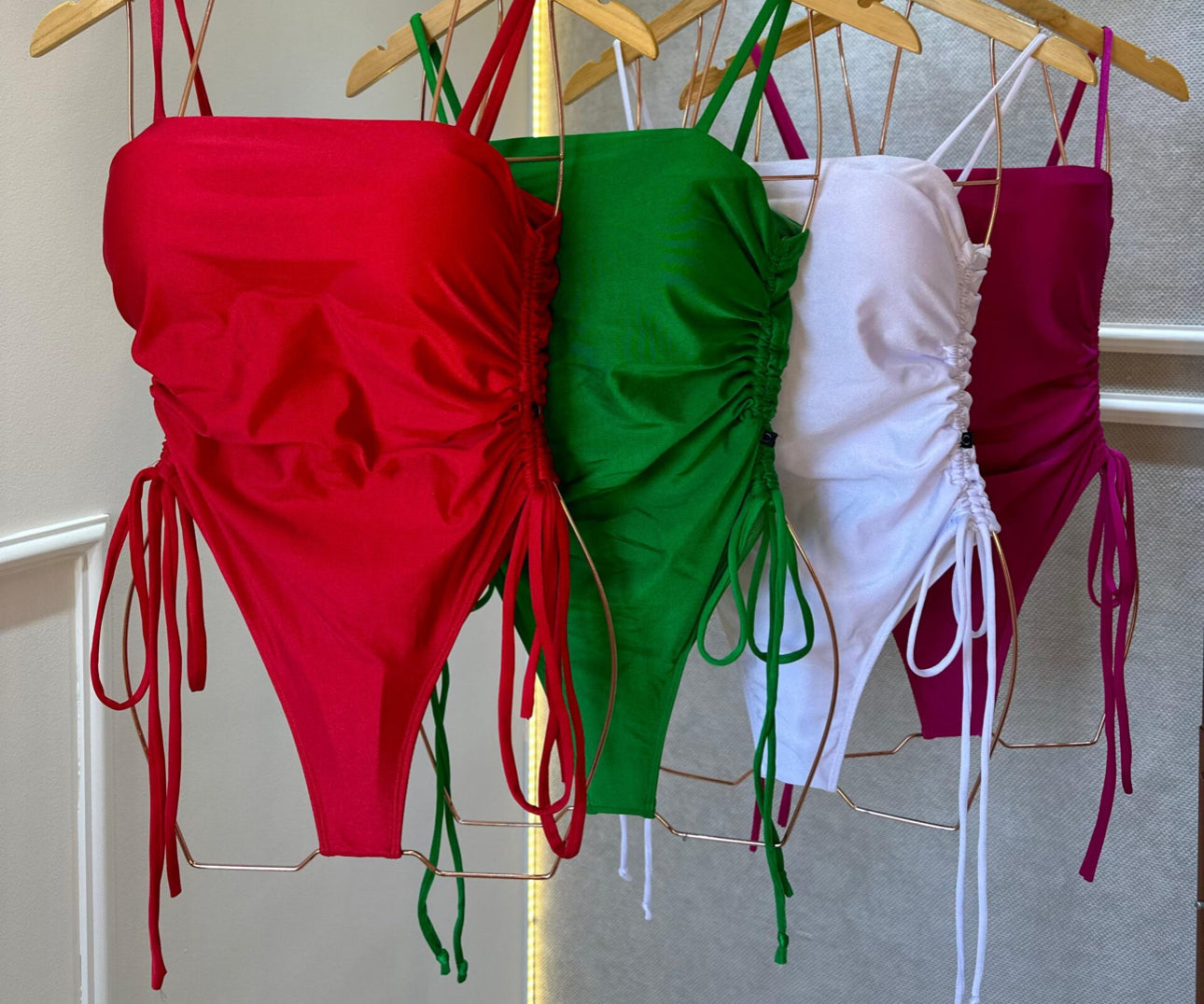 Body Maiô Lateral Drapeado/ Draped Side Swimsuit Body