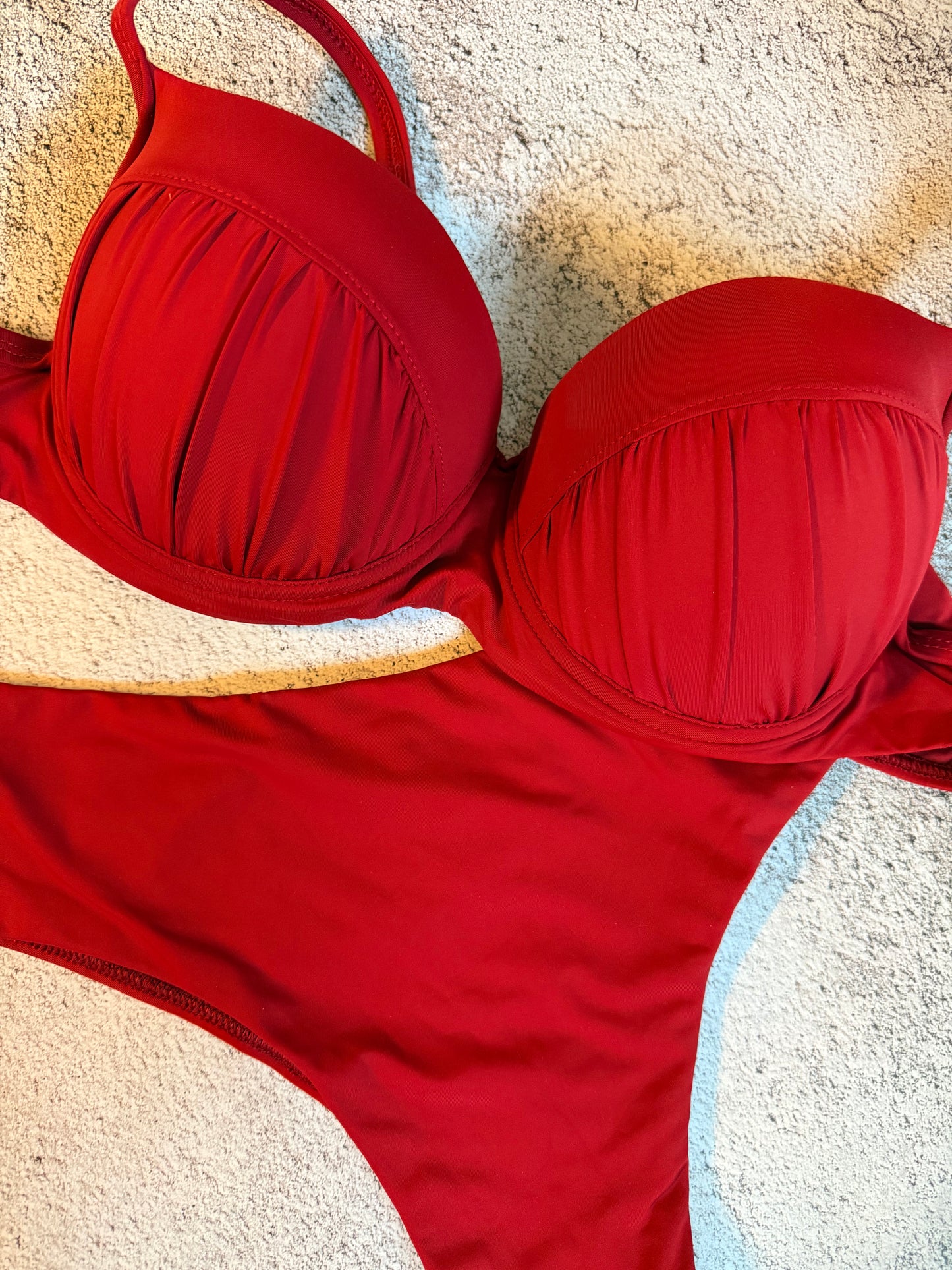 Balconette Underwire
Bikini Set