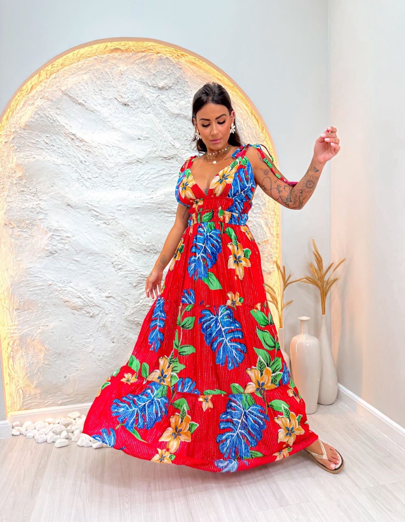 Vestido com detalhes dourado