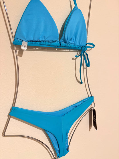 Conjunto Top Cortininha com bojo removível e calcinha asa delta