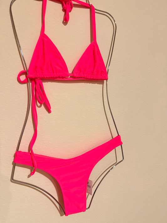 Conjunto top cortininha com calcinha asa denta empina bum