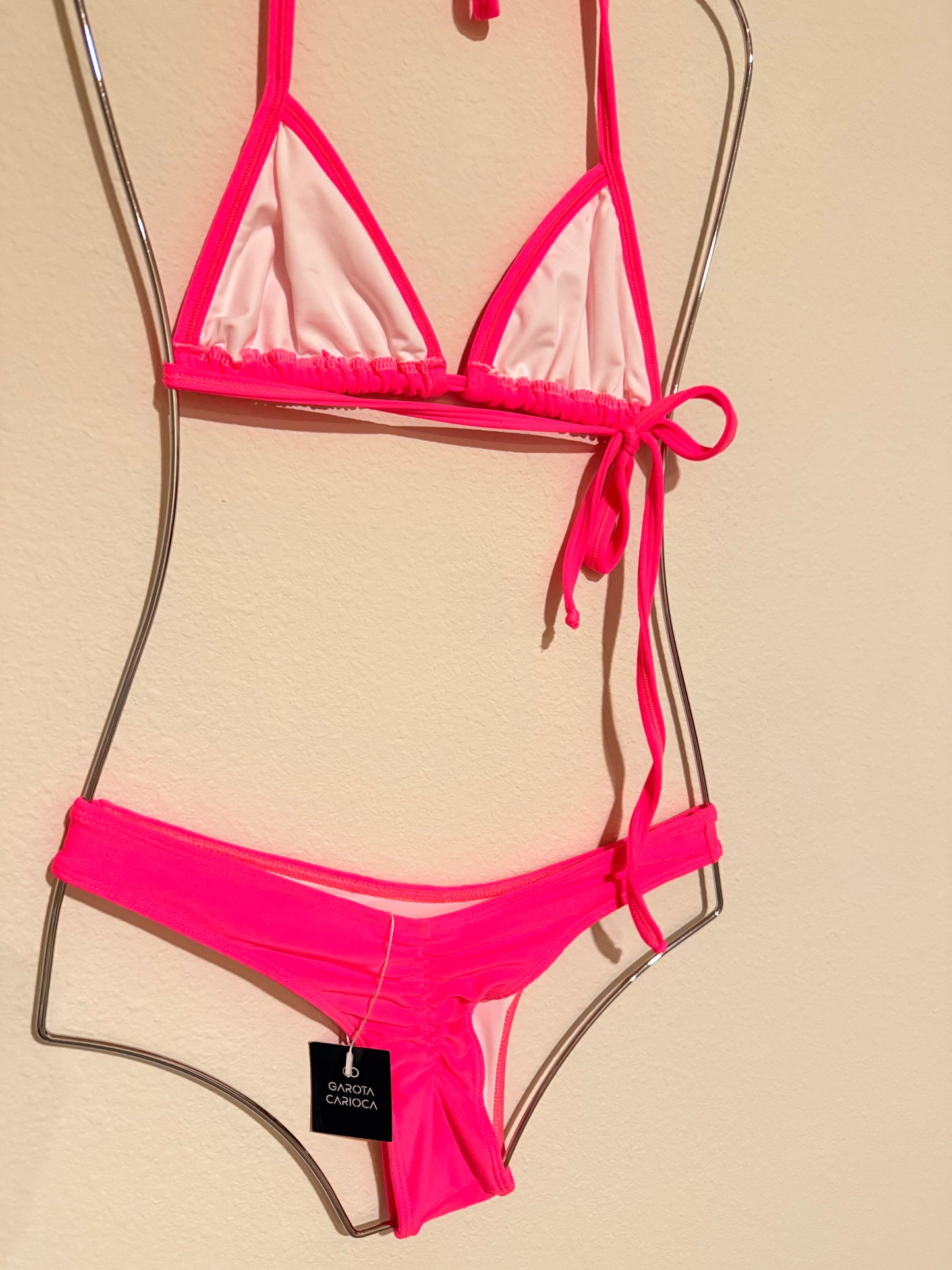 Conjunto top cortininha com calcinha asa denta empina bum