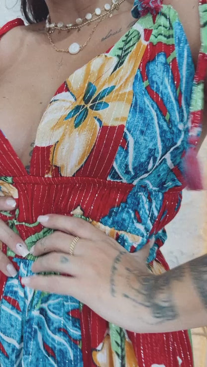 Vestido com detalhes dourado